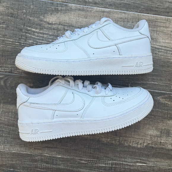 Nike Shoes - Nike Air Force 1 one white low af 4.5 6